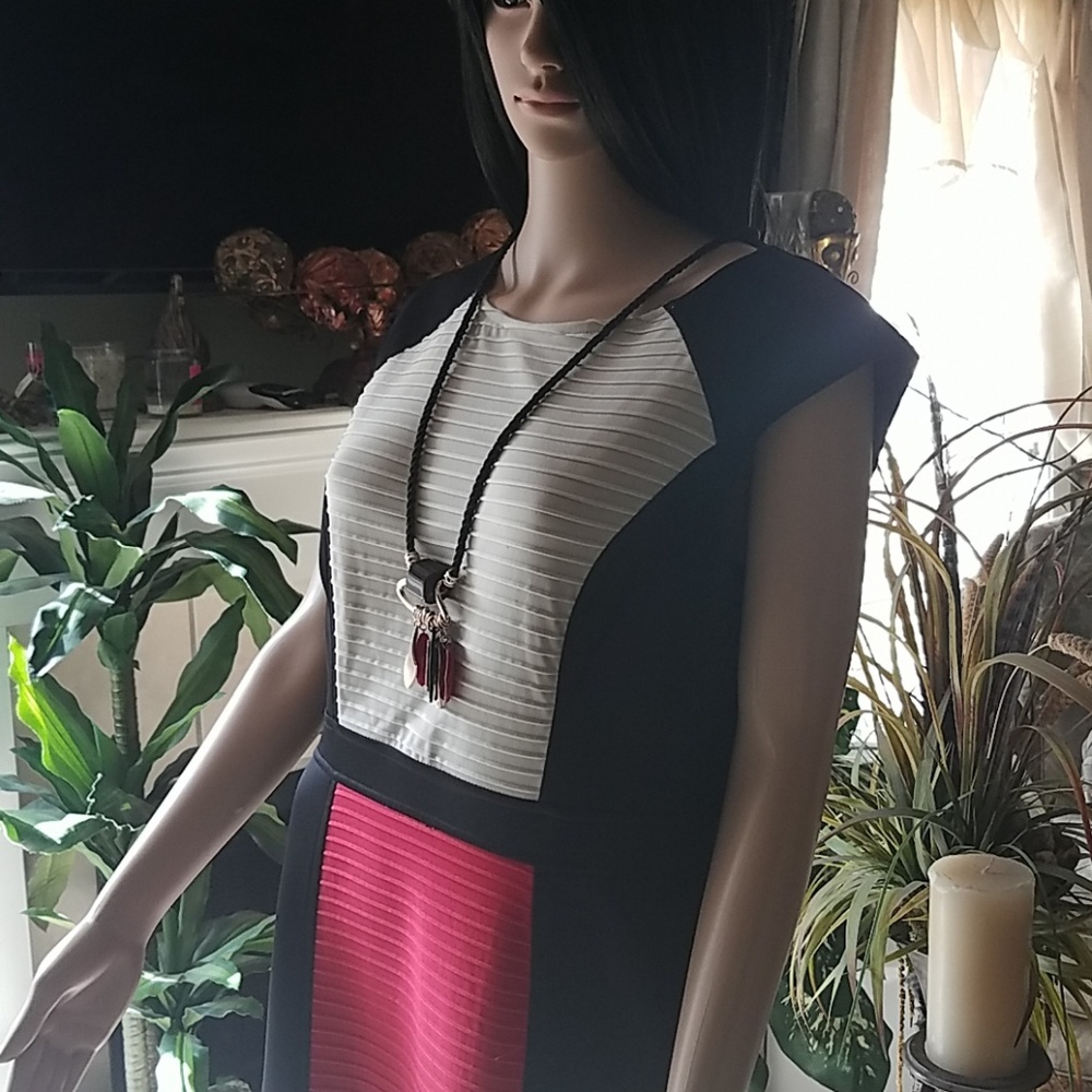 Dress - Picture 1 of 3